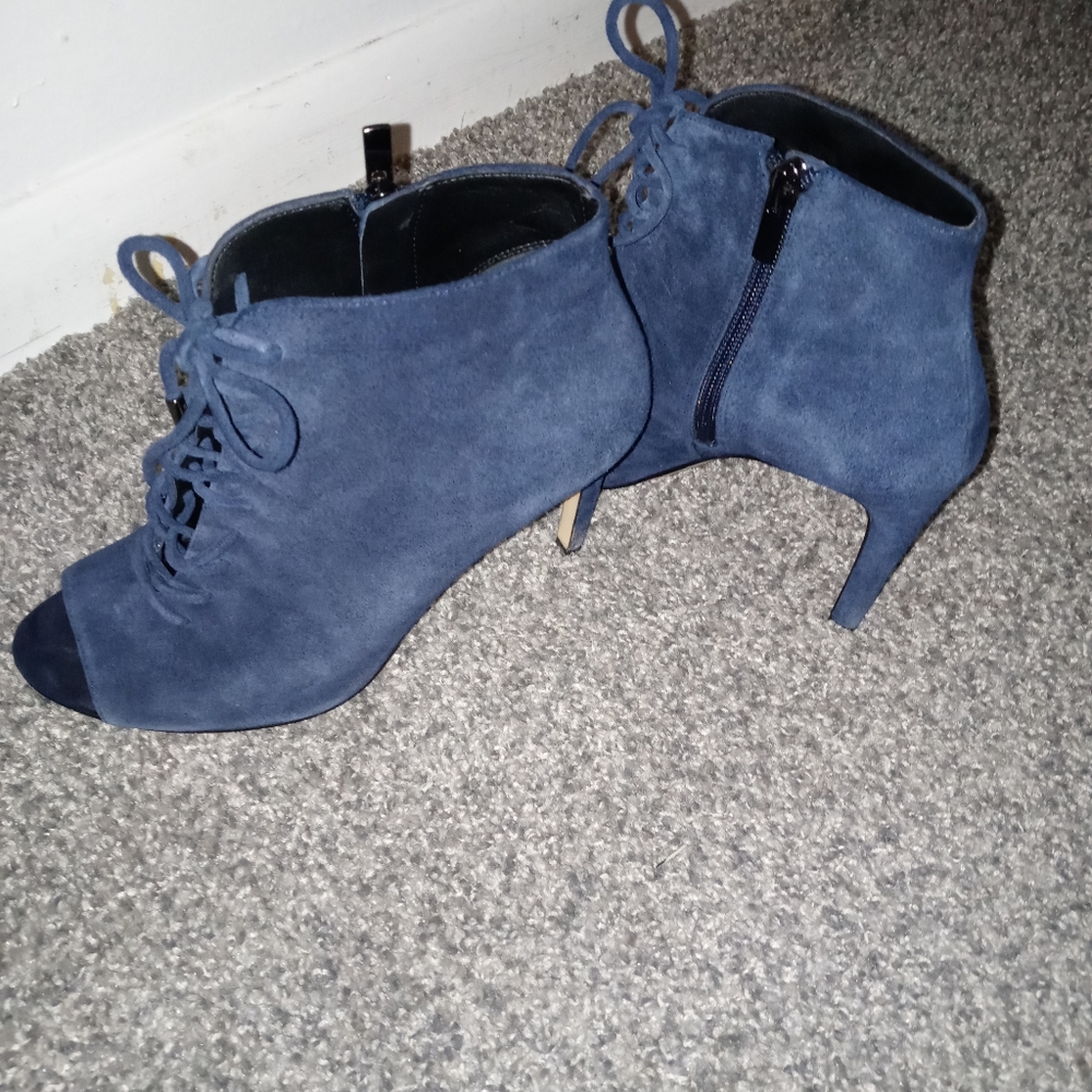Shoes - Picture 3 of 3